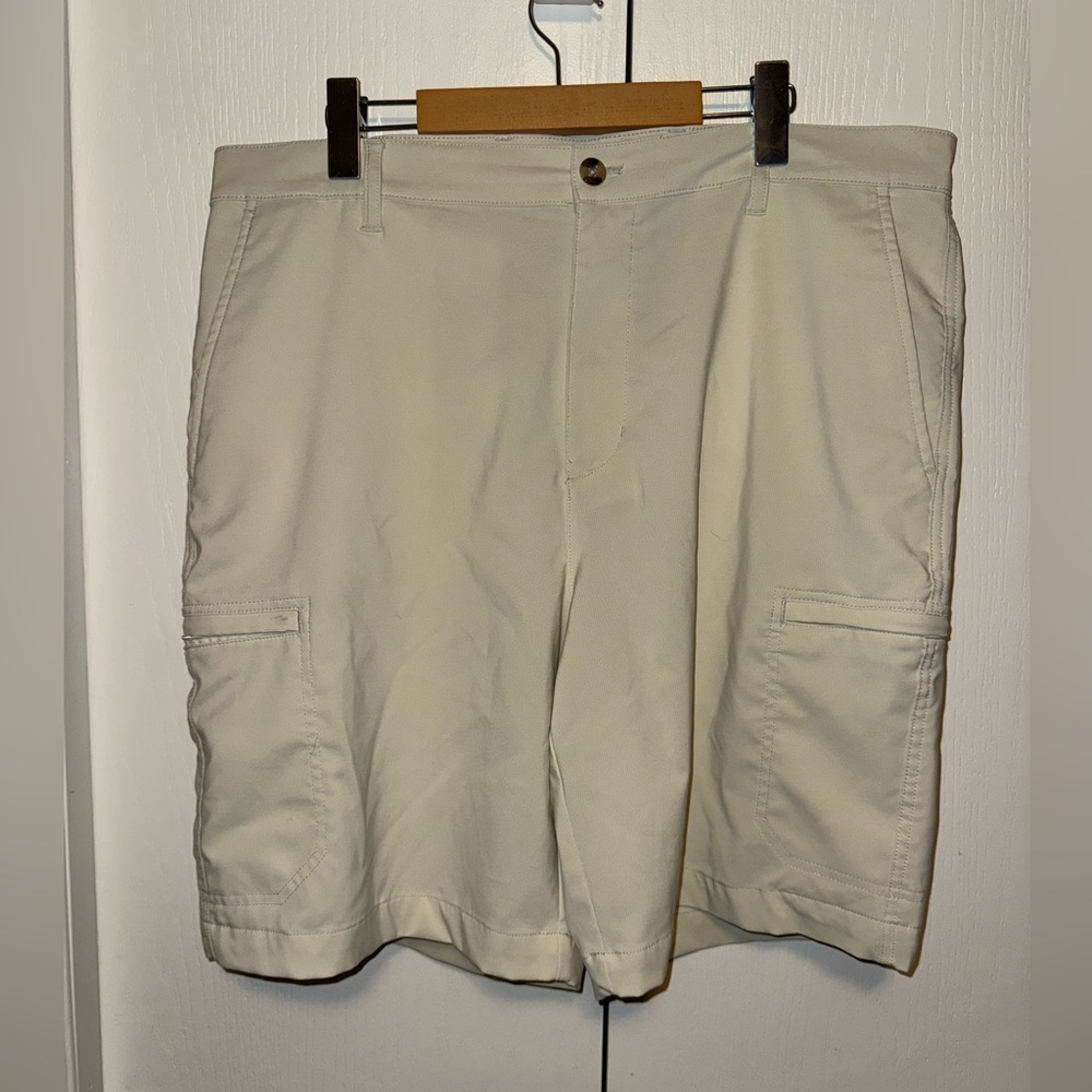 CHAPS GOLF Performance Zip Cargo Shorts